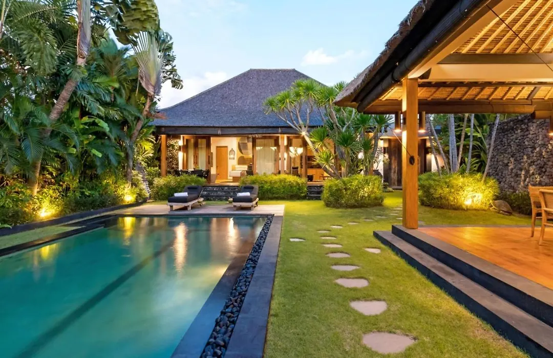Villa Wolfe By Villa Finder-1