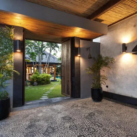 Villa Wolfe By Villa Finder-3